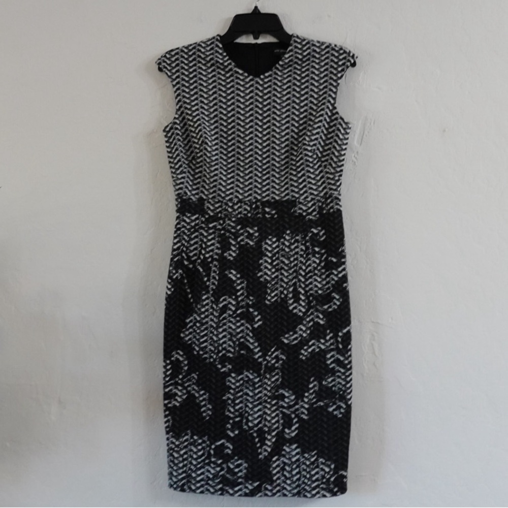 Maggy London Black & White Jacquard Sheath Dress – Size 4, Cap‎ Sleeves